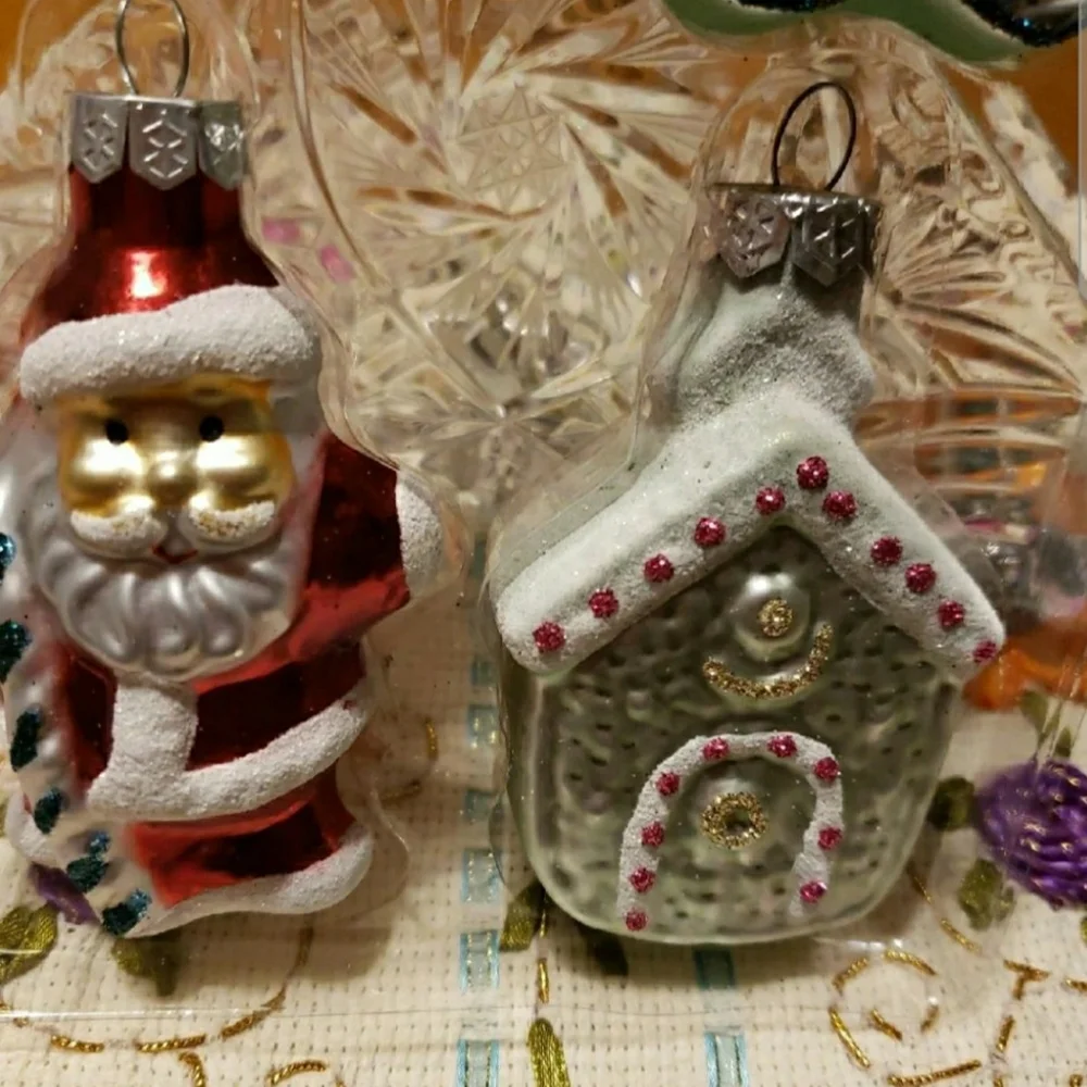 PIER 1 IMPORTS Glass Christmas Ornaments (4)